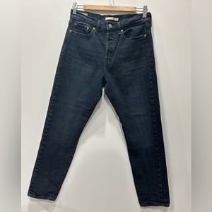 28 LEVI’S Wedgie Jeans